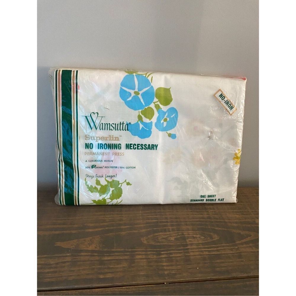 *Wamsutta Fitted Double Sheet in the Geranium Pattern Vintage New in Package